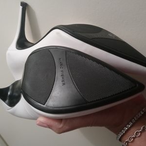 3 in heal with black bottoms